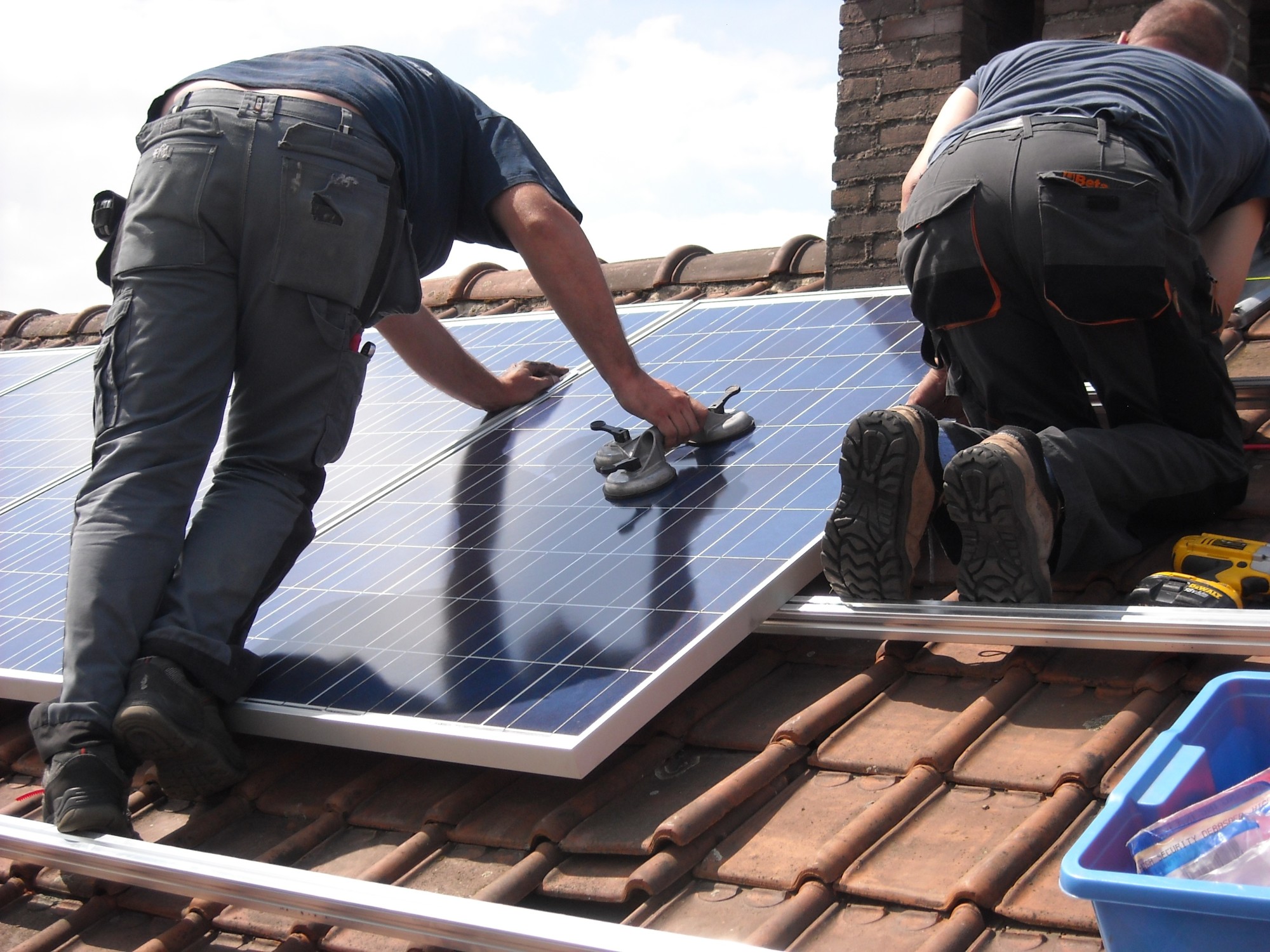 Solar panel supplier near me: Do you want to know how to choose the right solar installer? Read on to learn how to make the right choice.