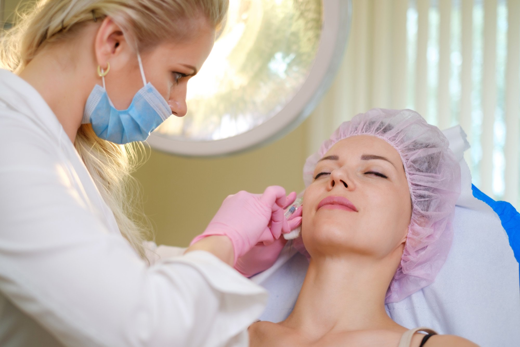 What is a mini facelift procedure? Learn more about this procedure here and understand whether it is the best procedure for you.
