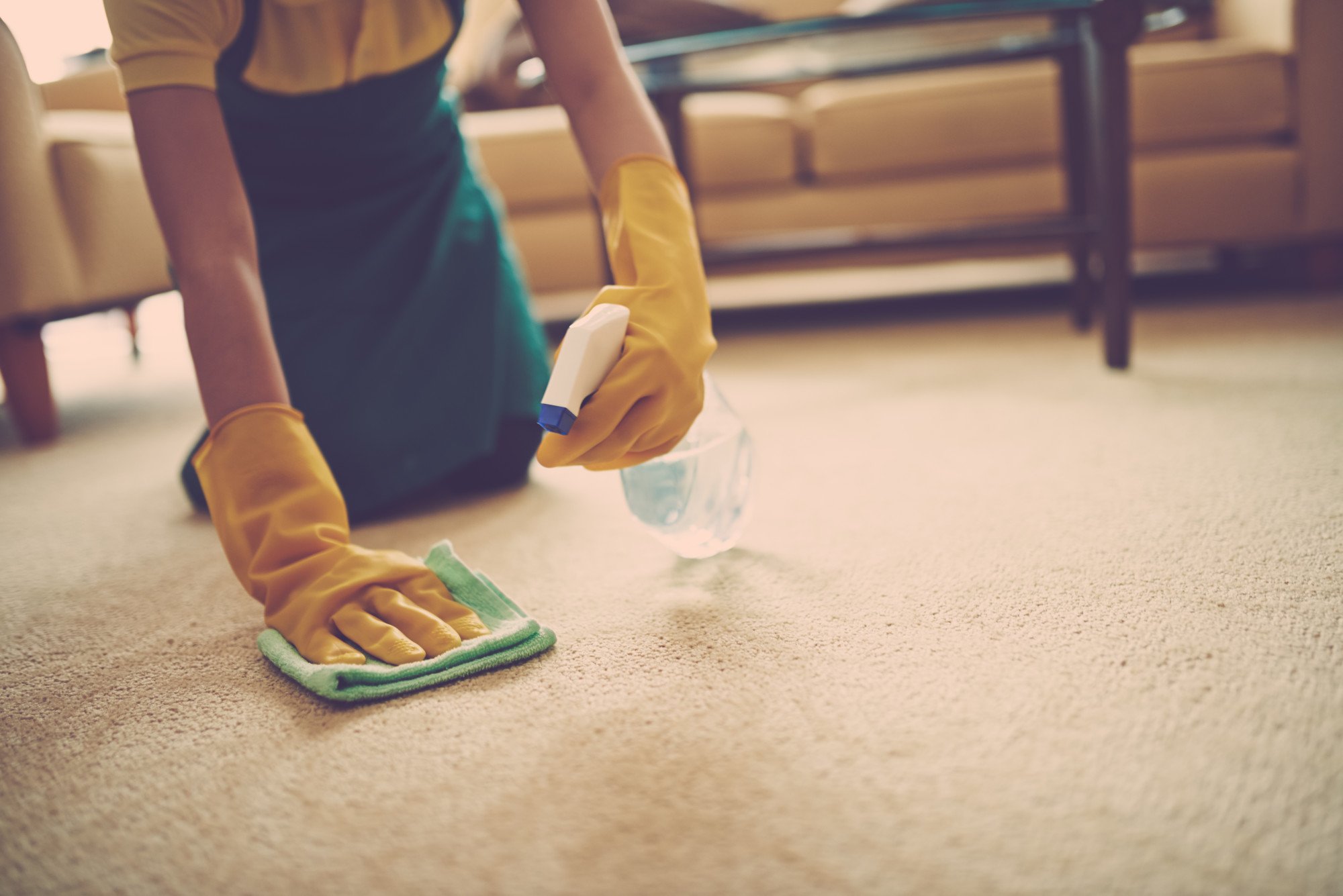 There's nothing that ruins a carpet faster than a stain. We take a look at the best carpet cleaning method to help get rid of stains quickly and effectively.