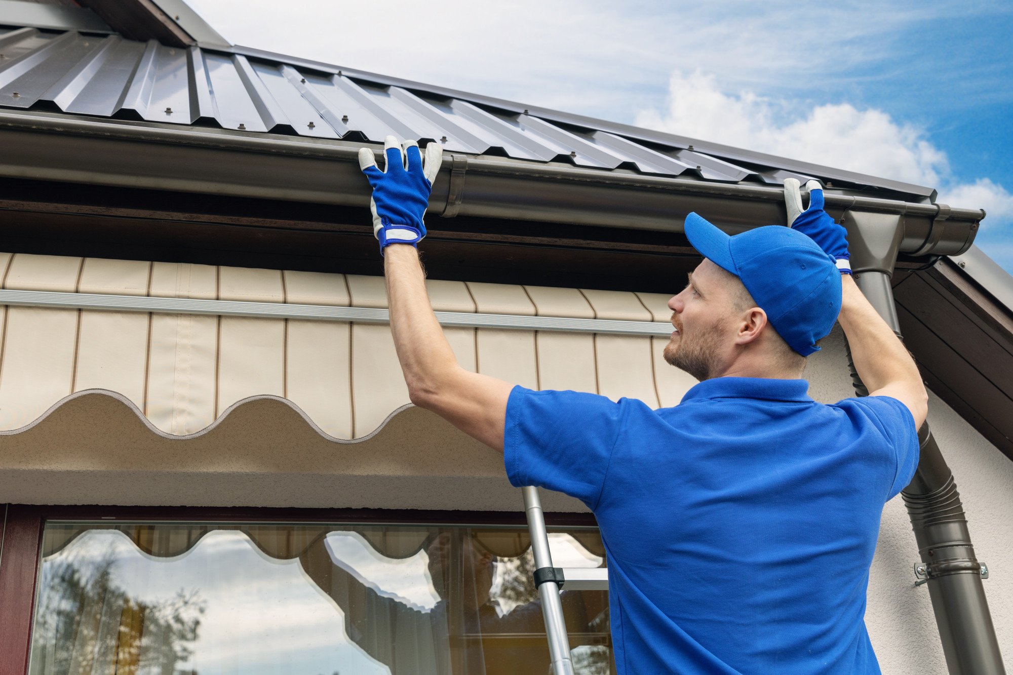 When it comes to roof and gutter replacement, you should know the prices you can expect to pay. Luckily, this guide has you covered.