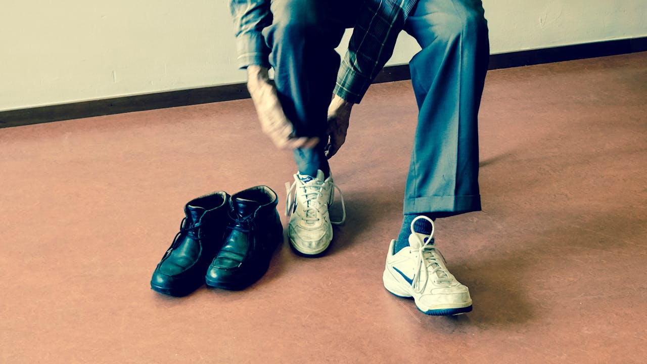 Embracing Versatility in Men's Footwear: Seasonal Trends and Timeless Picks
