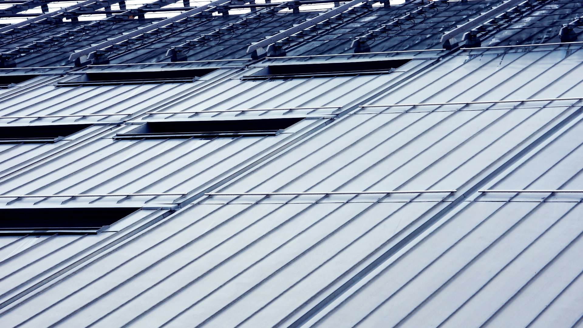 Roofing's Evolution: Taking Up Innovative Technologies and Safety